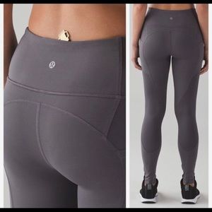 ❌ISO❌All the right places pant 28” in dark carbon